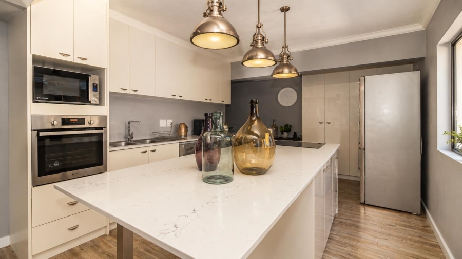 3 Bedroom Property for Sale in Sea Point Western Cape